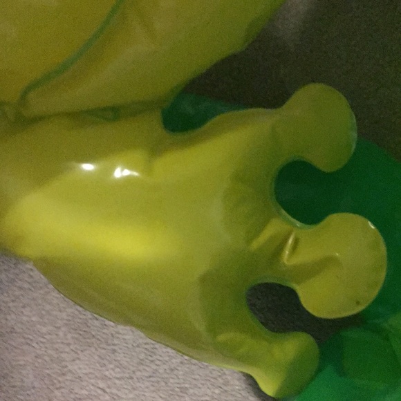 Frogged floating device for upcoming dinner or vacation - Picture 8 of 12